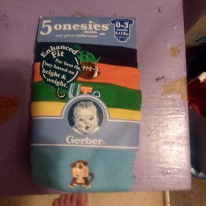 5 onesie Gerber brand 0-3 months 8-12 lbs.